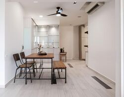 The Riverwalk / Riverwalk Apartments (D1), Apartment #577306481